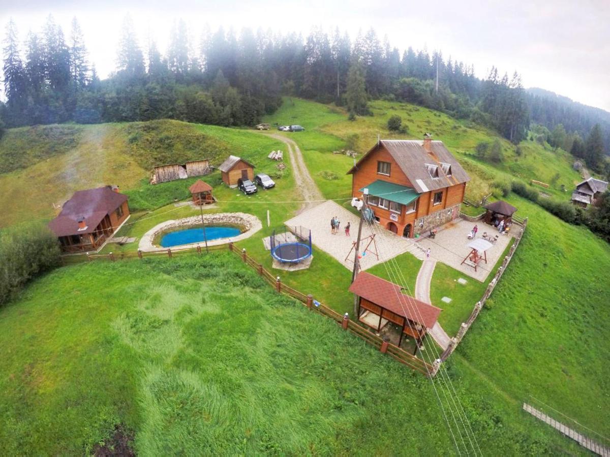 Отель Lisoviy Zatyshok, Z Vidkrutum Litnim Baseynom Славское Экстерьер фото