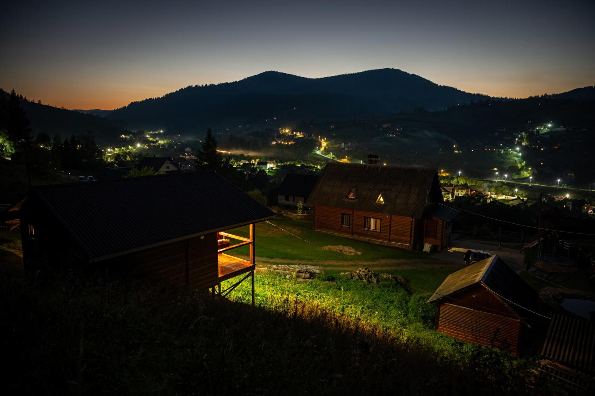 Отель Lisoviy Zatyshok, Z Vidkrutum Litnim Baseynom Славское Экстерьер фото