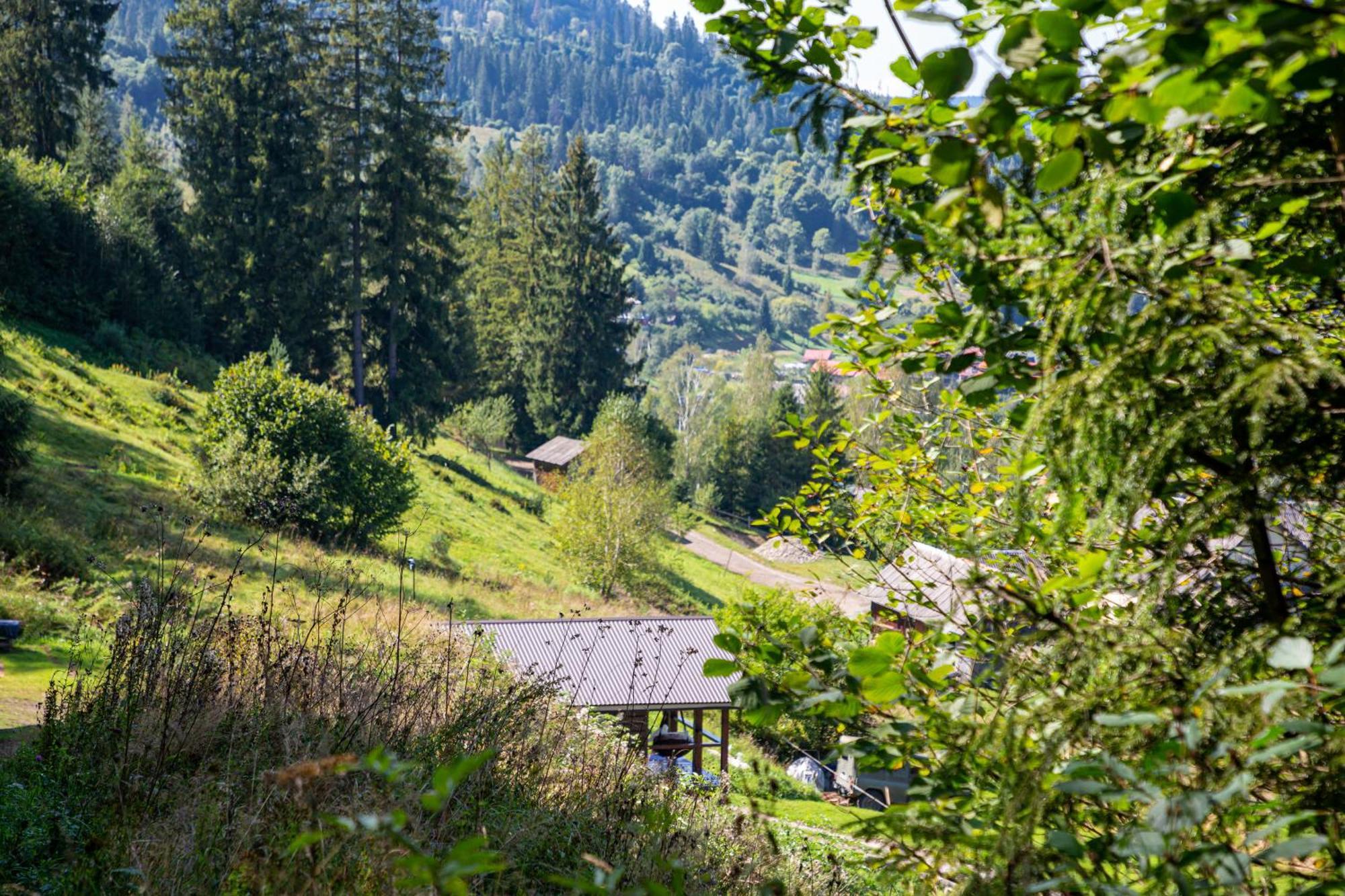 Отель Lisoviy Zatyshok, Z Vidkrutum Litnim Baseynom Славское Экстерьер фото