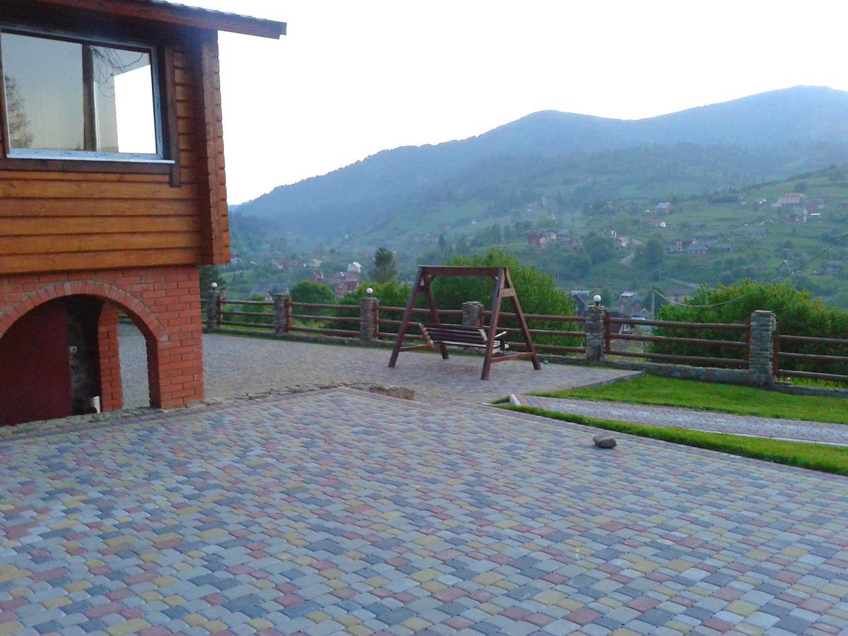 Отель Lisoviy Zatyshok, Z Vidkrutum Litnim Baseynom Славское Экстерьер фото