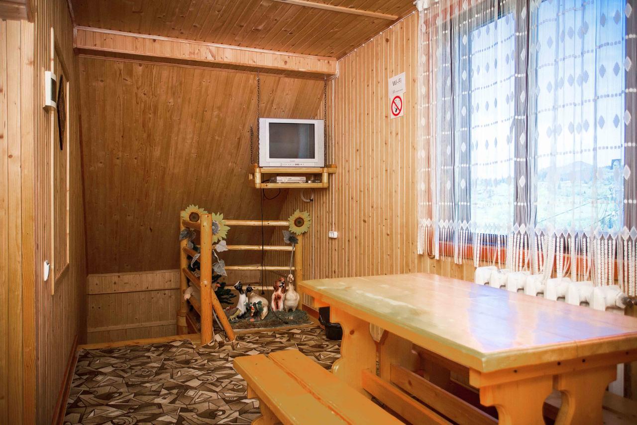 Отель Lisoviy Zatyshok, Z Vidkrutum Litnim Baseynom Славское Экстерьер фото