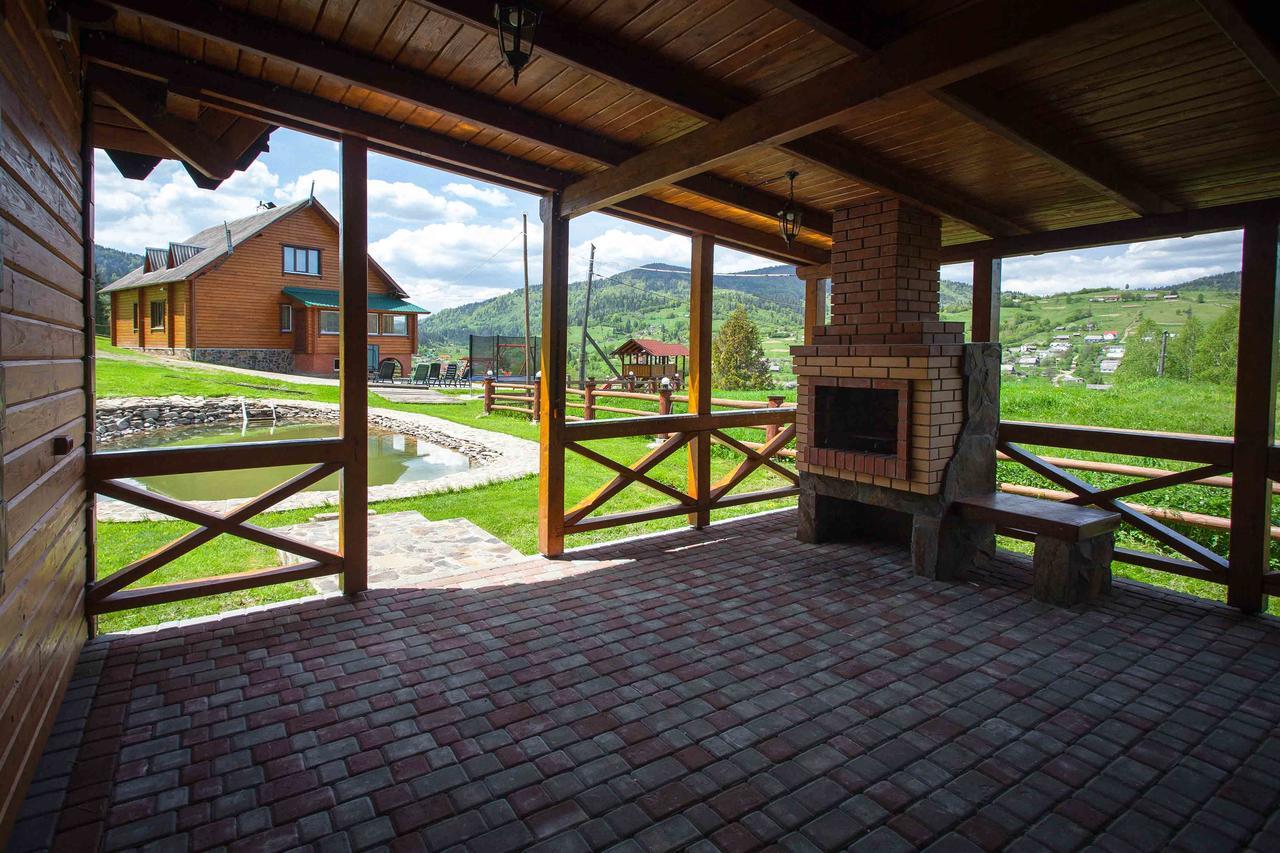 Отель Lisoviy Zatyshok, Z Vidkrutum Litnim Baseynom Славское Экстерьер фото