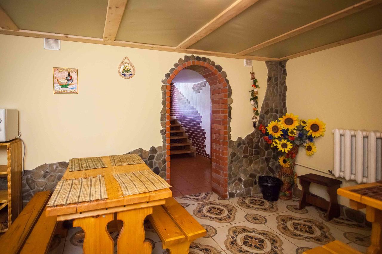 Отель Lisoviy Zatyshok, Z Vidkrutum Litnim Baseynom Славское Экстерьер фото