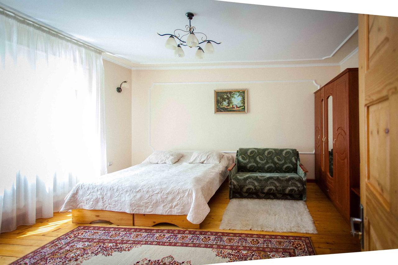 Отель Lisoviy Zatyshok, Z Vidkrutum Litnim Baseynom Славское Экстерьер фото