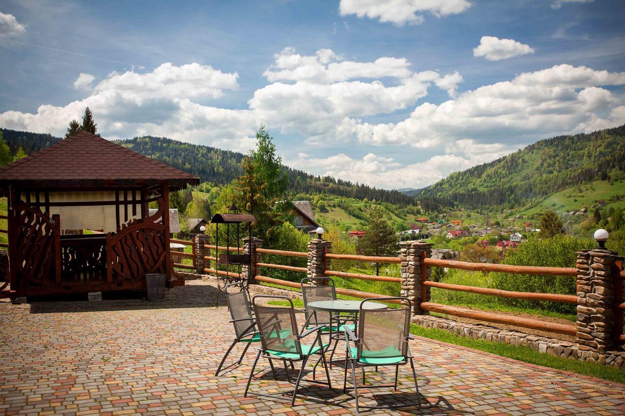 Отель Lisoviy Zatyshok, Z Vidkrutum Litnim Baseynom Славское Экстерьер фото