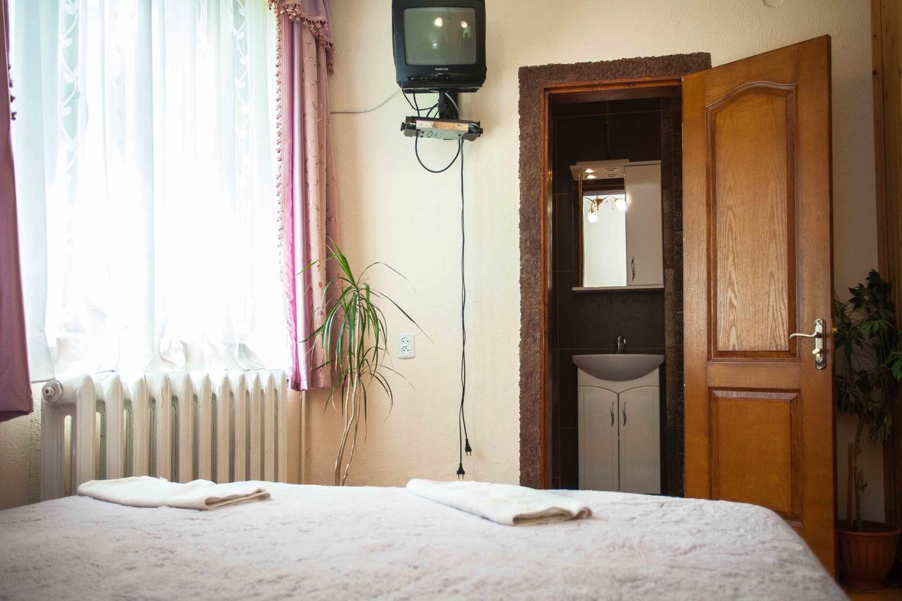 Отель Lisoviy Zatyshok, Z Vidkrutum Litnim Baseynom Славское Экстерьер фото